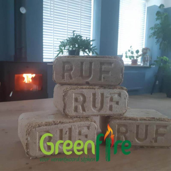 ruf-briket-met-stempel-greenfire-kachelbrandstoffen-zuidlaren-drenthe-04_587696331